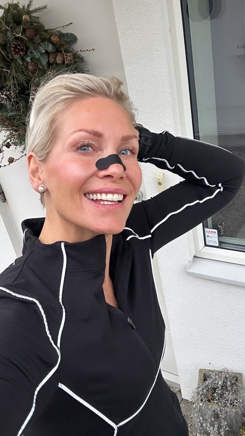 Atlet använder sig av näsremsor inför löpning